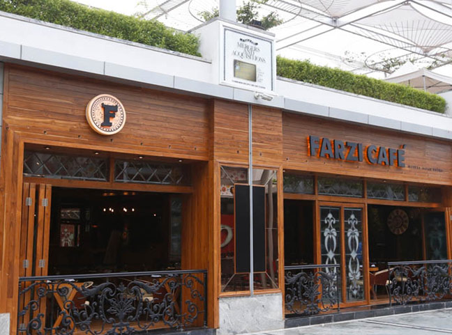 travel_food_farzi_cafe_05